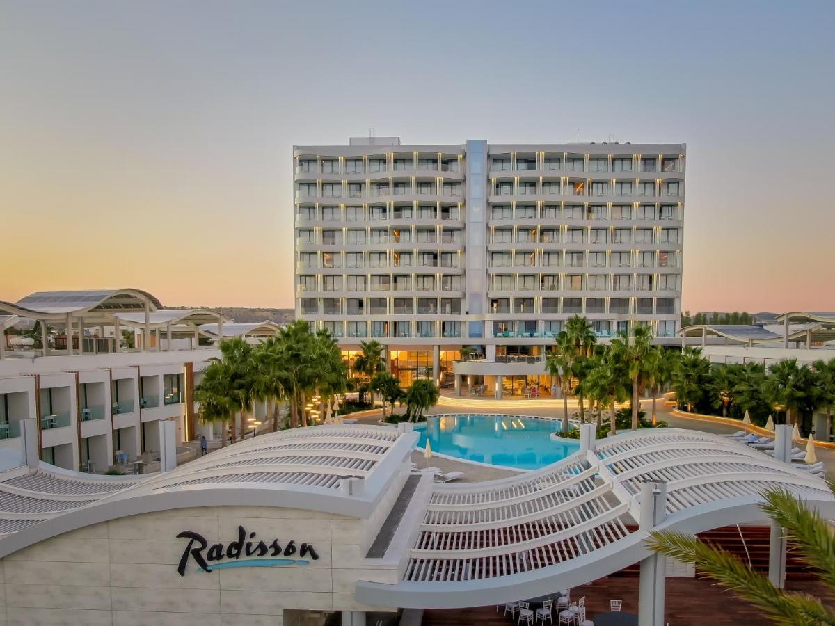 Radisson Beach Resort Larnaca Exterior foto