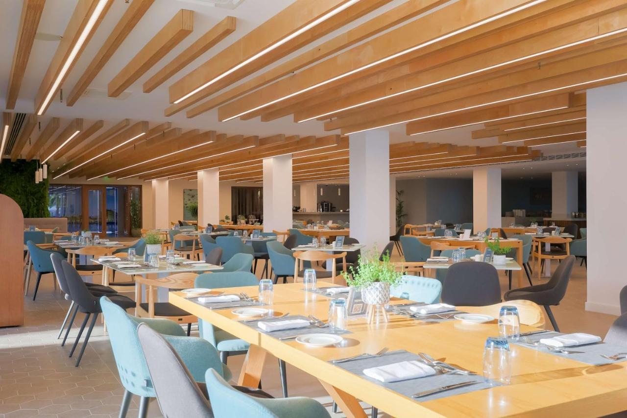 Radisson Beach Resort Larnaca Exterior foto