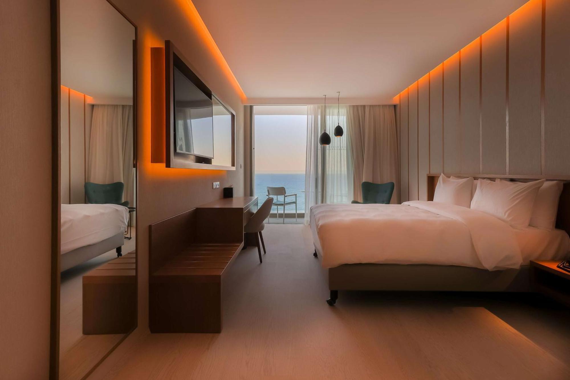 Radisson Beach Resort Larnaca Exterior foto