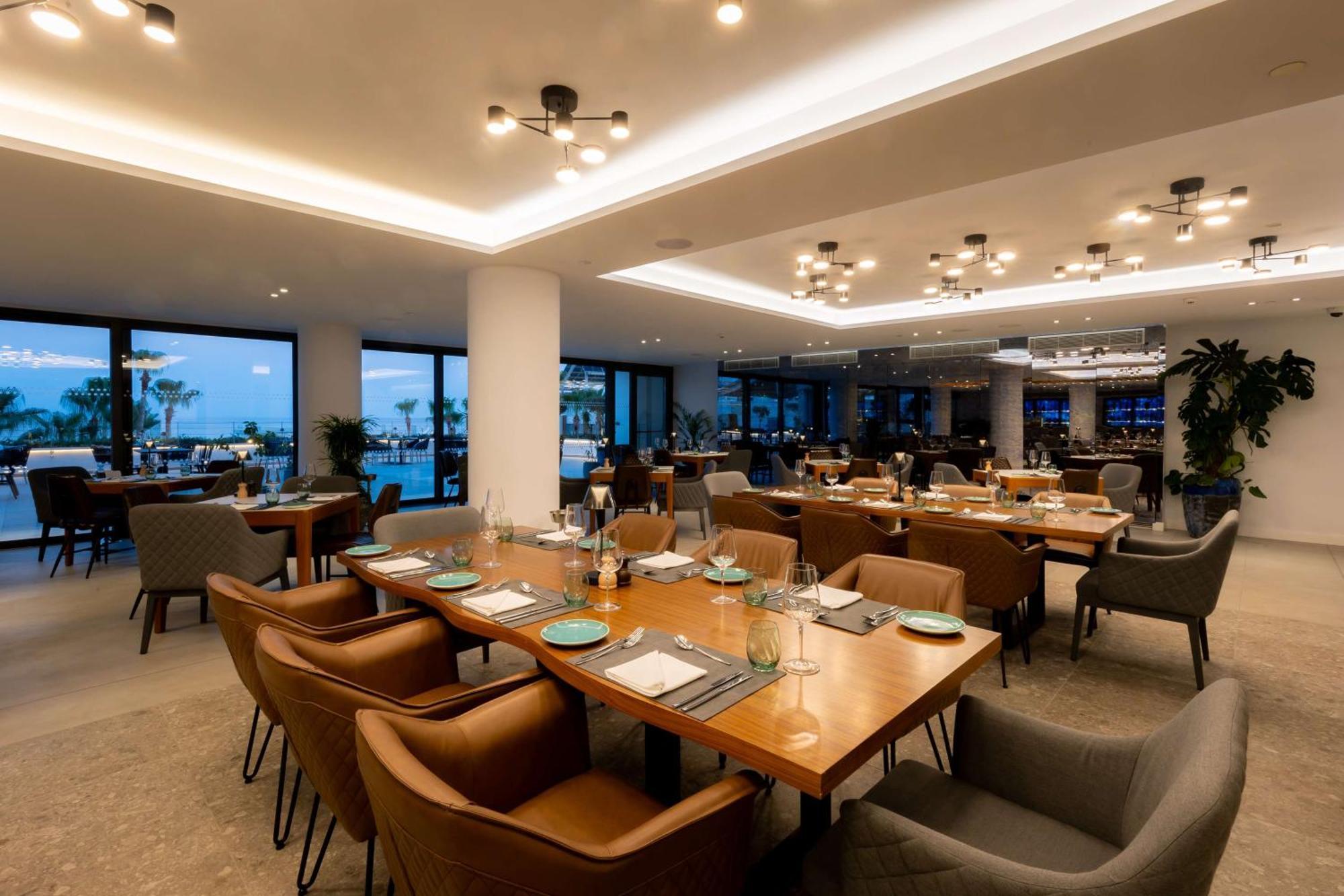 Radisson Beach Resort Larnaca Exterior foto