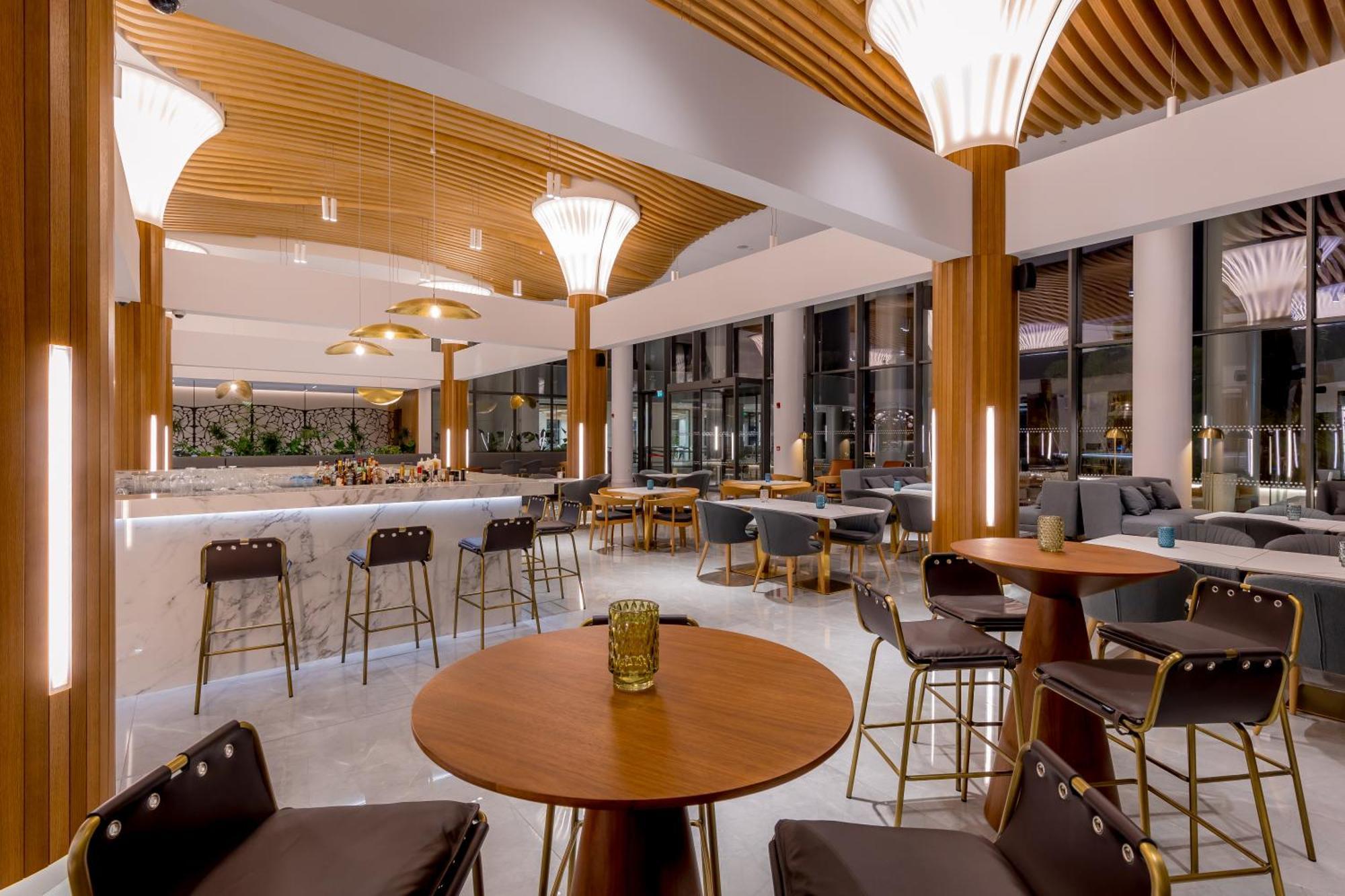 Radisson Beach Resort Larnaca Exterior foto