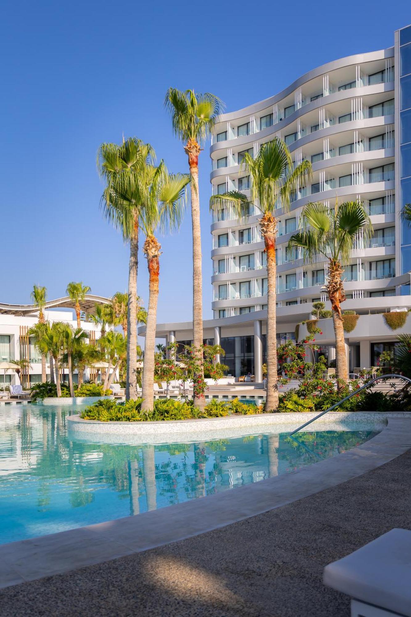 Radisson Beach Resort Larnaca Exterior foto
