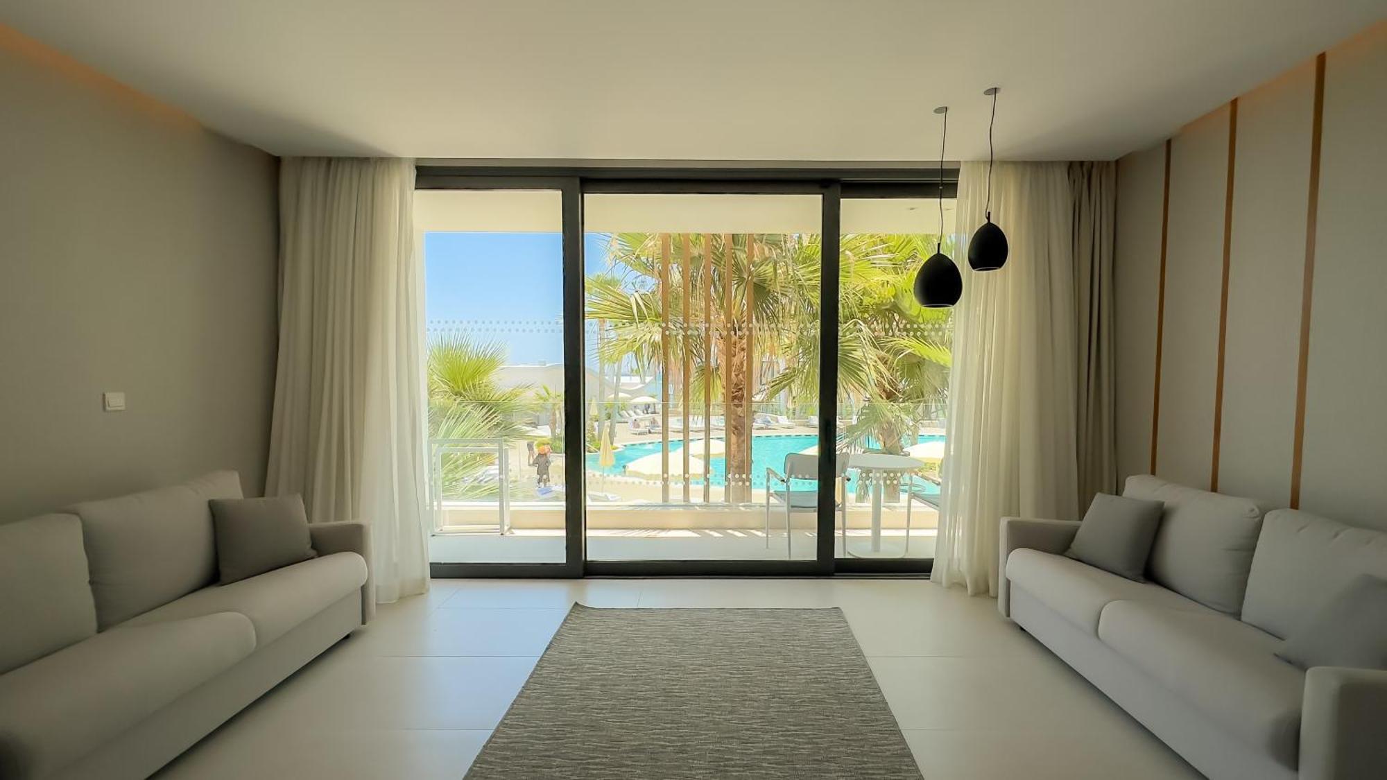 Radisson Beach Resort Larnaca Exterior foto