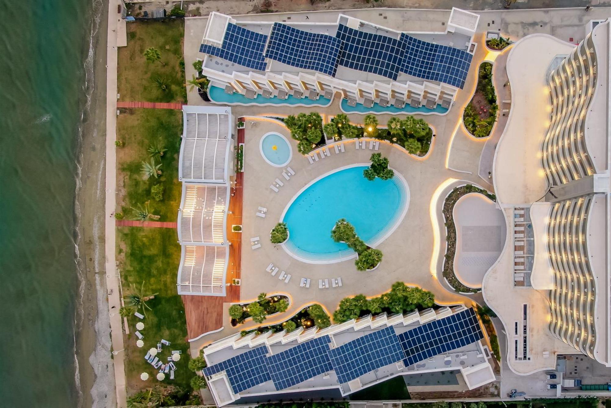 Radisson Beach Resort Larnaca Exterior foto
