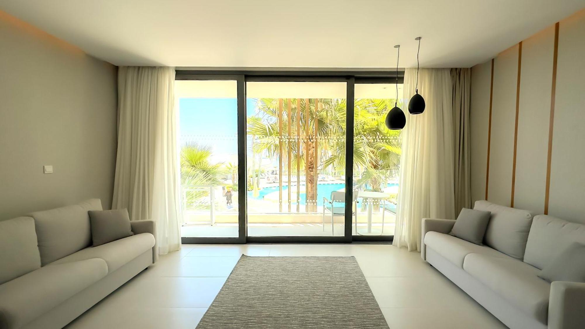 Radisson Beach Resort Larnaca Exterior foto
