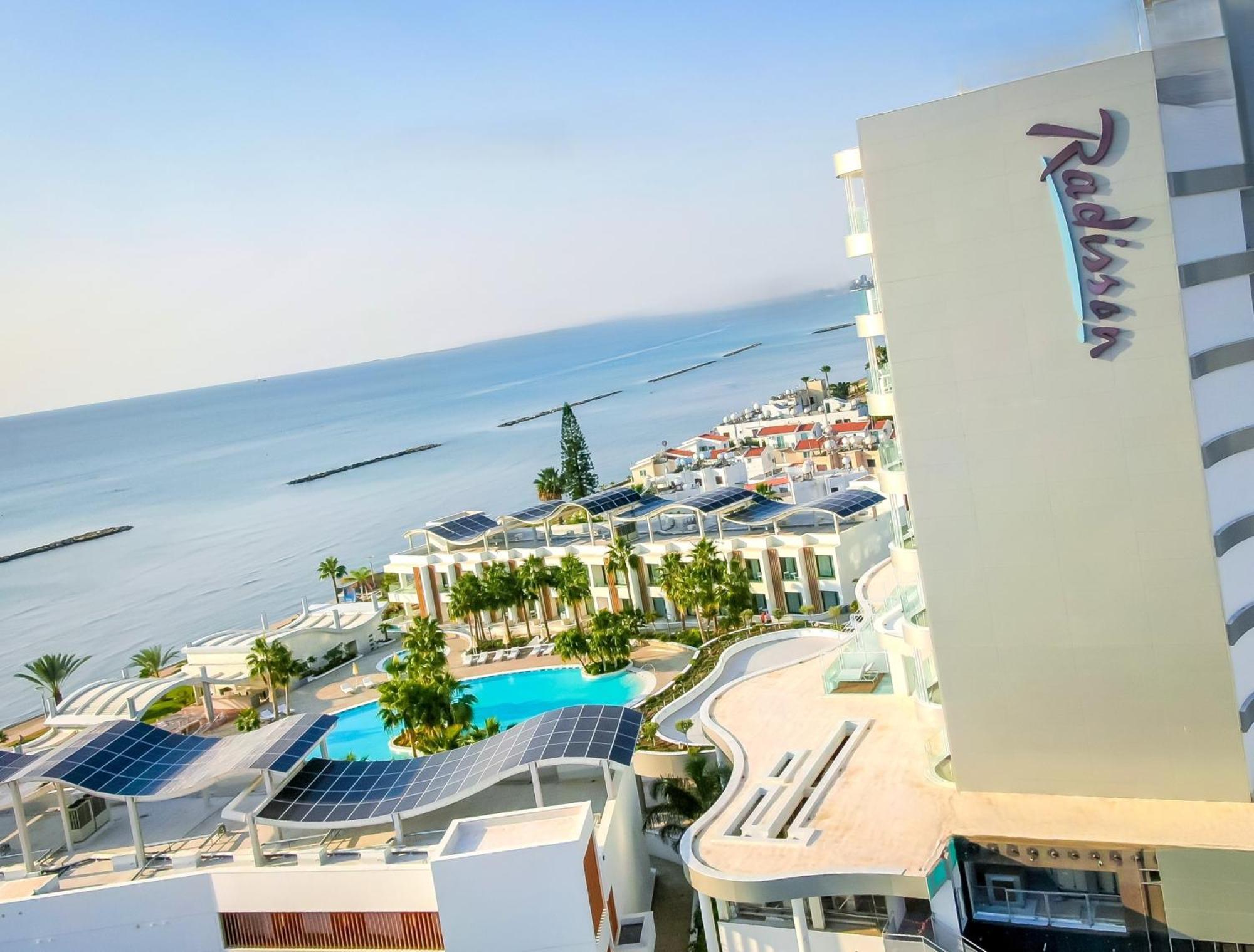 Radisson Beach Resort Larnaca Exterior foto